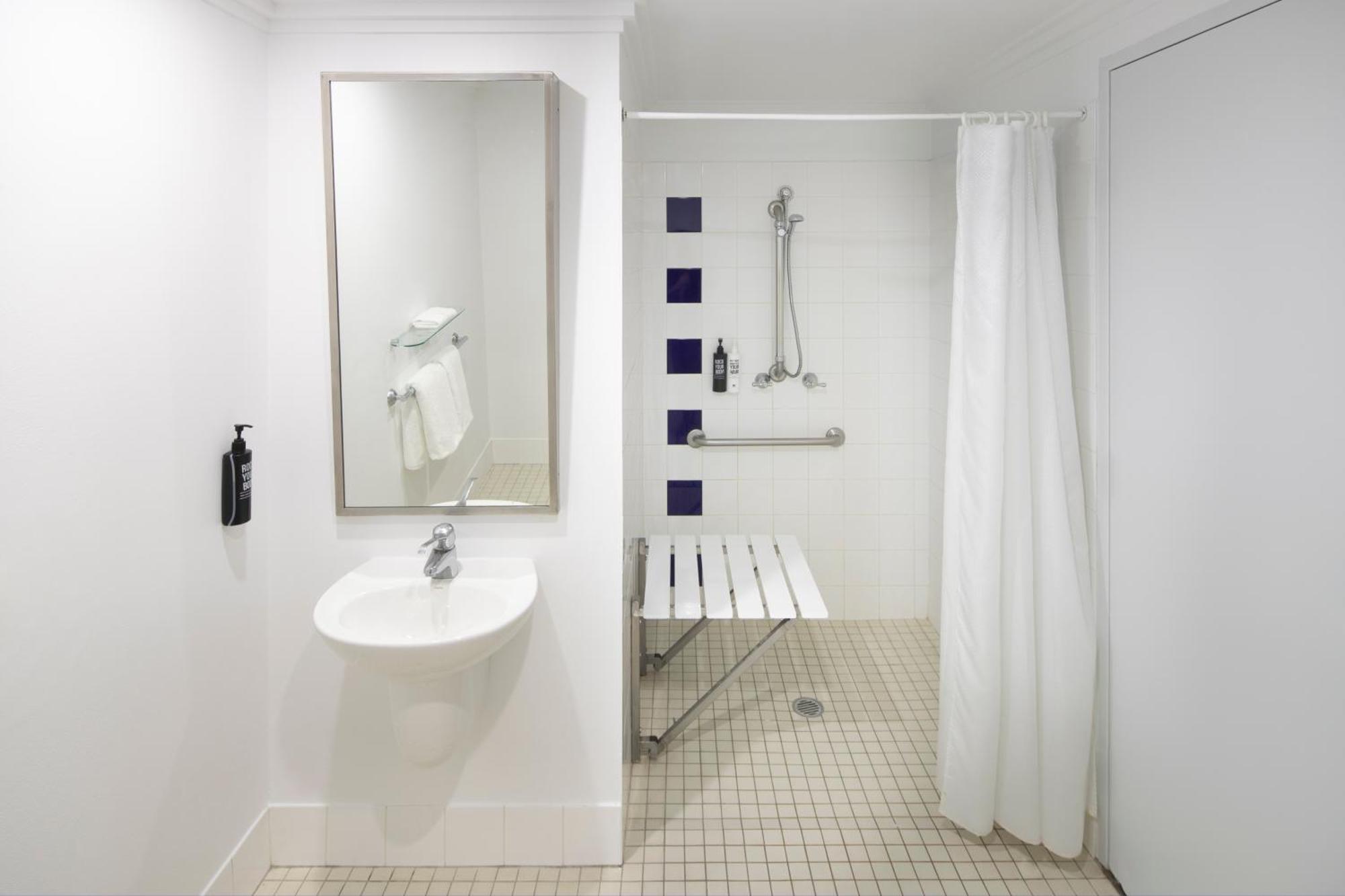 Mercure Sydney Bankstown Buitenkant foto