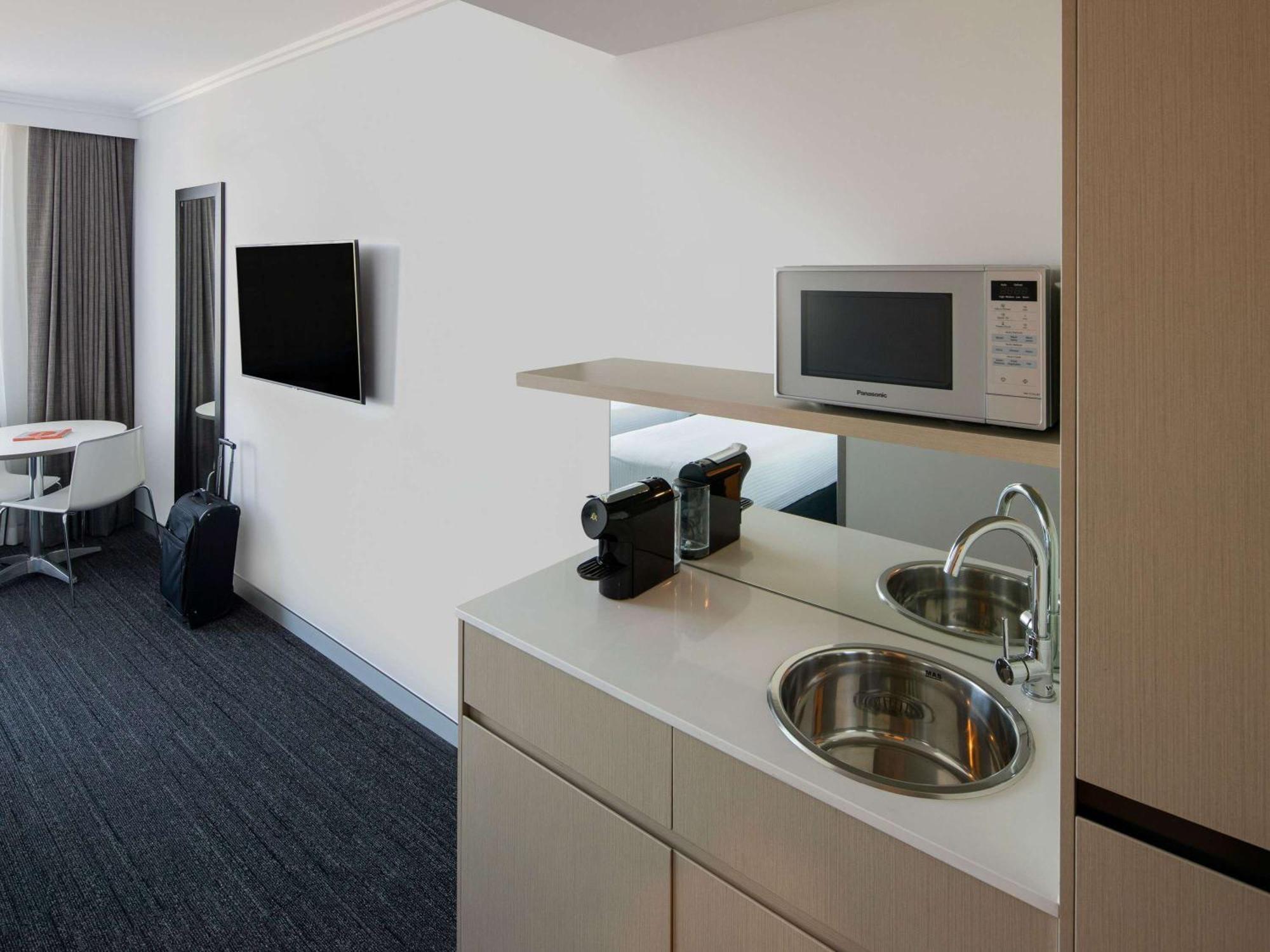 Mercure Sydney Bankstown Buitenkant foto
