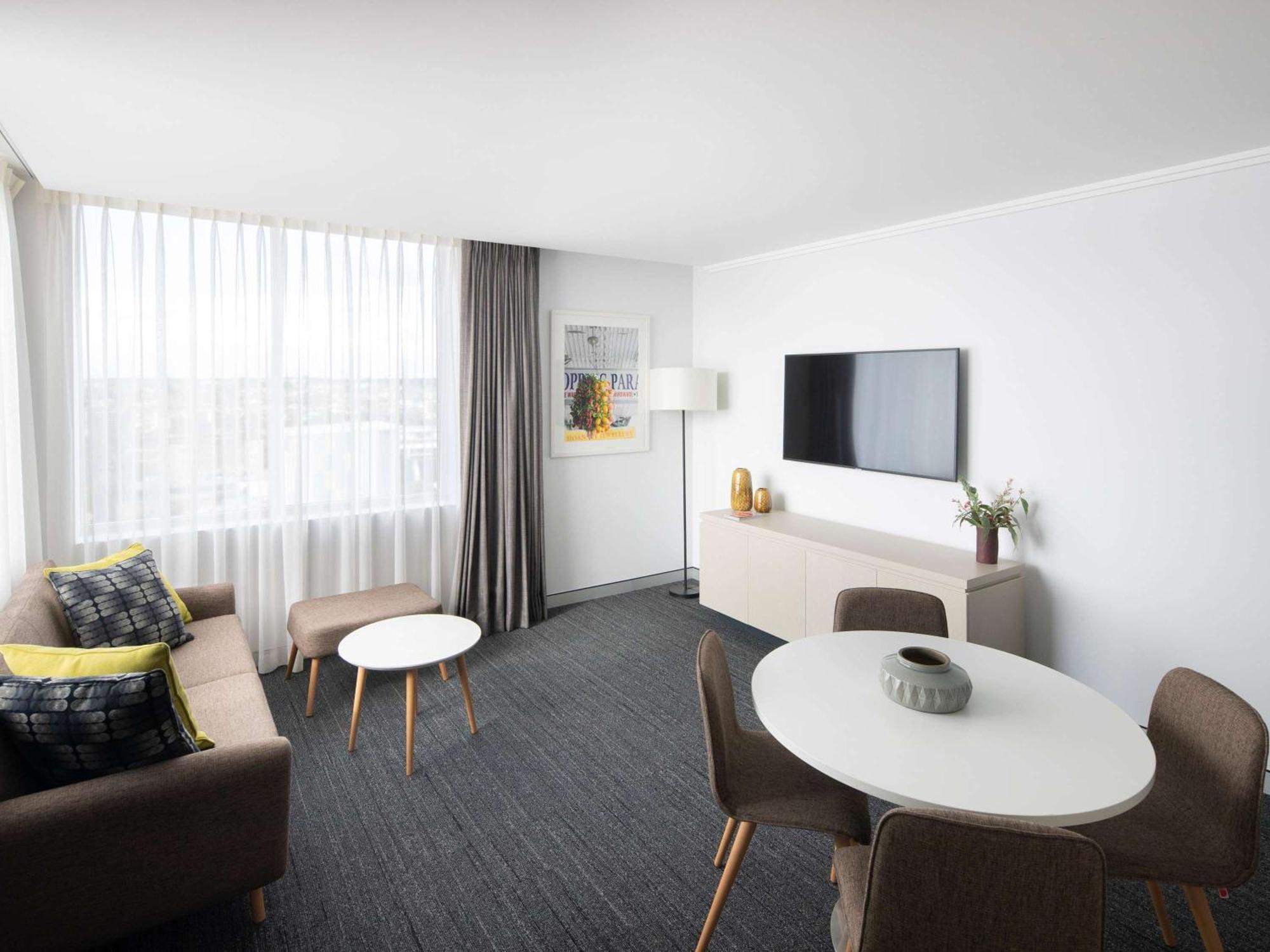 Mercure Sydney Bankstown Buitenkant foto