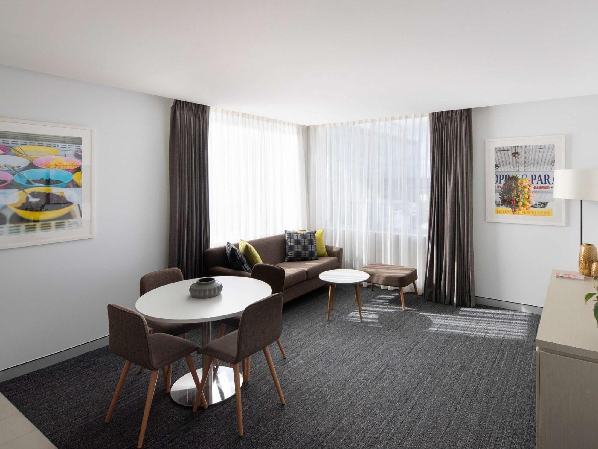 Mercure Sydney Bankstown Buitenkant foto